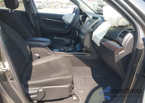 2015 Kia Sorento Lx z USA, uszkodzony, nr VIN 5XYKTCA64FG594129